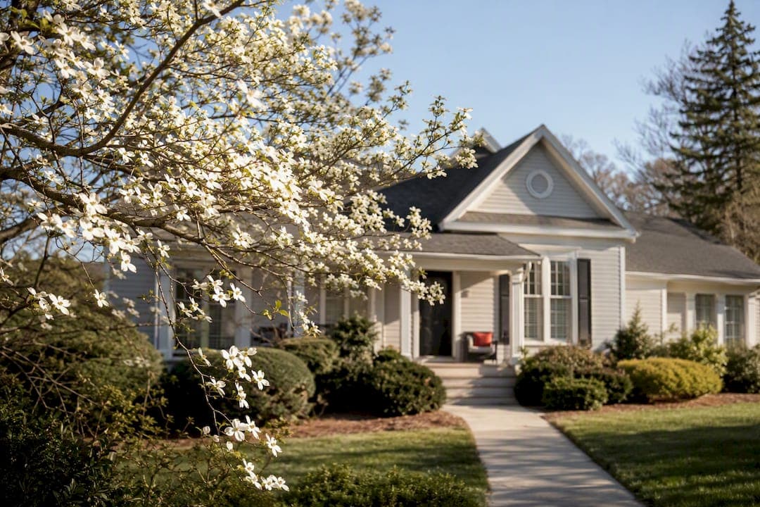 List Late Feb to Late Apr in Atlanta, but Trust Neighborhood Data